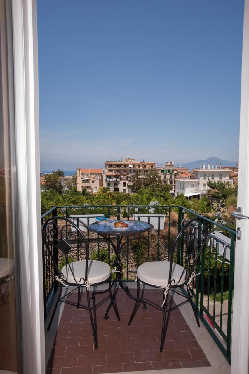 Golfo Delle Sirene Bed and Breakfast Sorrento Exteriör bild